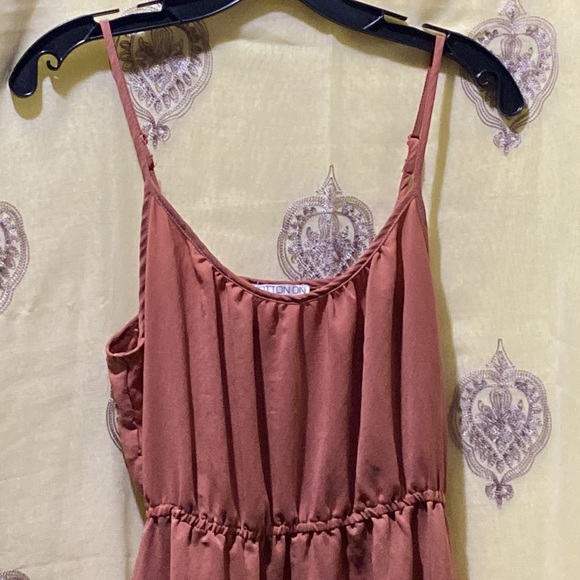 SILK COTTON ON HIGH LOW CINNAMON SLIP DRESS SZ M SCOOP NECK ADJUSTABLE STRAPS - Picture 2 of 11